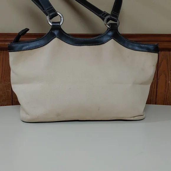 Frankie and Johnnie Dainty Vintage Shoulder Bag - Picture 5 of 16